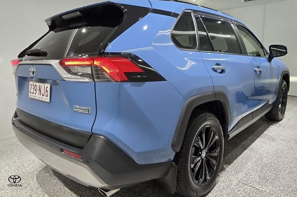 2023 Toyota RAV4 Hybrid Cruiser-AWD image 2