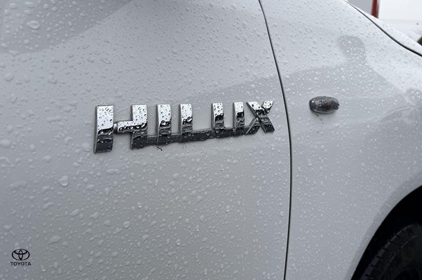 2023 Toyota HILUX Workmate image 11