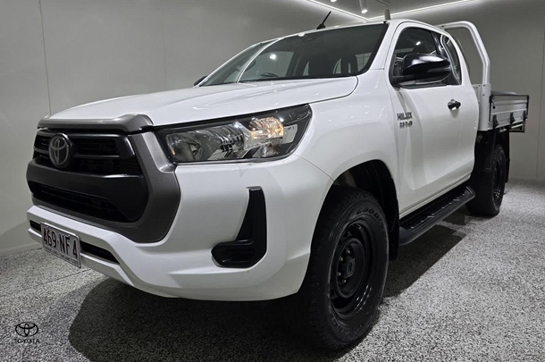 2021 Toyota Hilux SR image 6