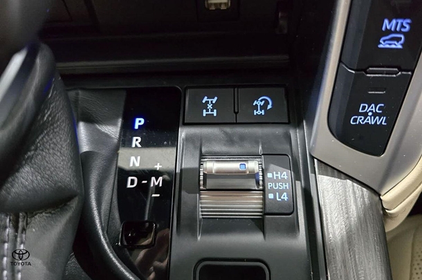 2022 Toyota Landcruiser Sahara ZX image 23