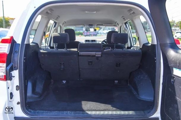 2017 Toyota Prado GX image 20