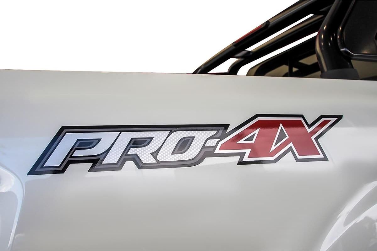 2024 Nissan Navara PRO-4X D23 Manual 4x4 MY24 Dual Cab image 6