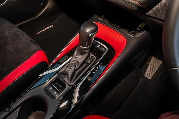 2024 TOYOTA Corolla Hatch Hybrid ZR image 19