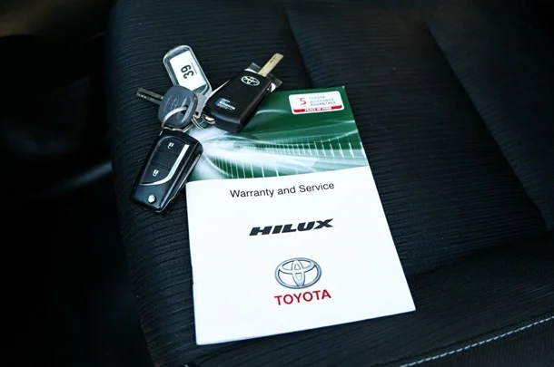2019 Toyota Hilux 4x2 SR image 20