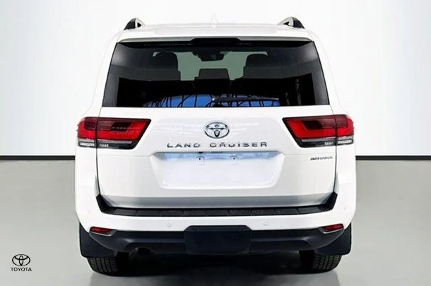 2022 Toyota LANDCRUISER Sahara image 7