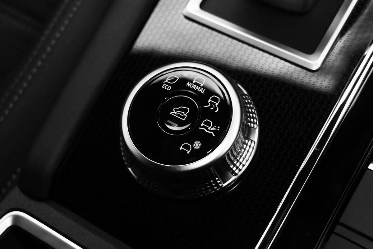 2024 Mitsubishi Outlander Black Edition ZM Auto 2WD MY24 image 18