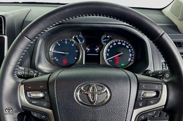 2023 Toyota Prado GXL image 12