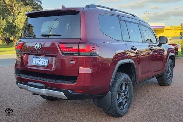 2022 Toyota Landcruiser GR-S image 4