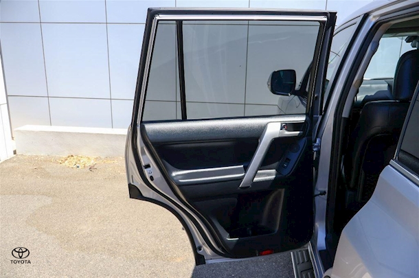 2019 Toyota Prado VX image 15