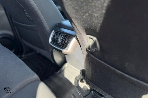 2022 Toyota Hilux SR5 image 17