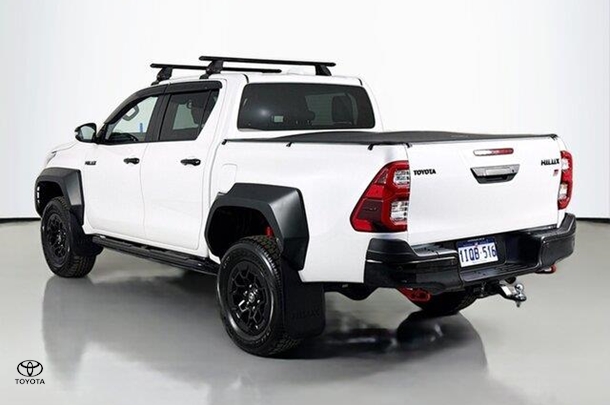 2024 Toyota Hilux GR-S image 6