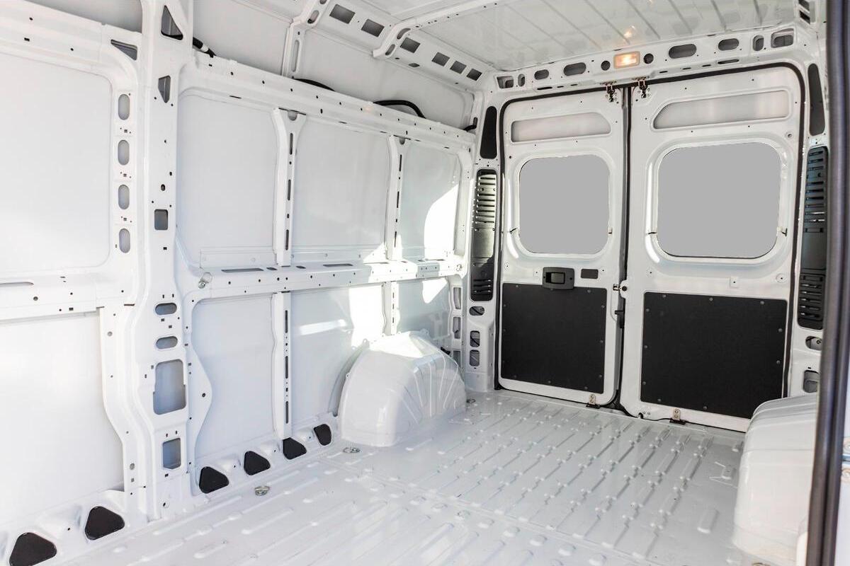 2024 Peugeot Boxer Pro LWB Manual MY23 image 10