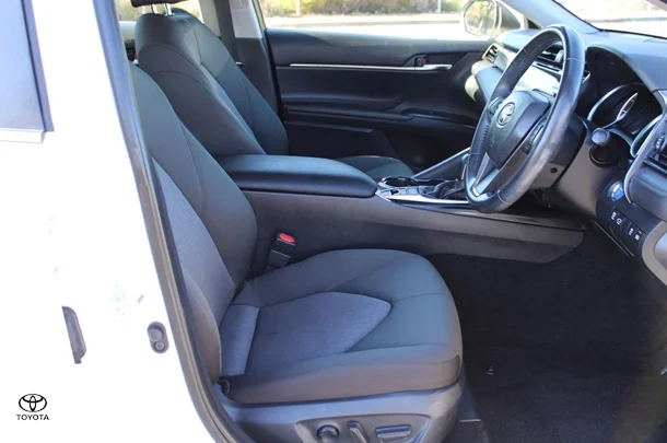 2020 Toyota Camry Hybrid Ascent Sport image 17