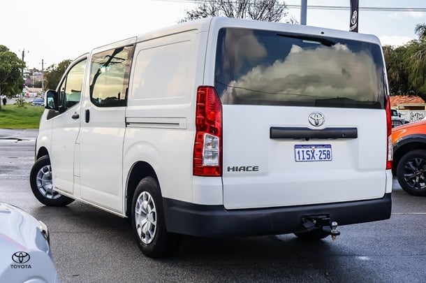 2020 Toyota Hiace LWB image 2