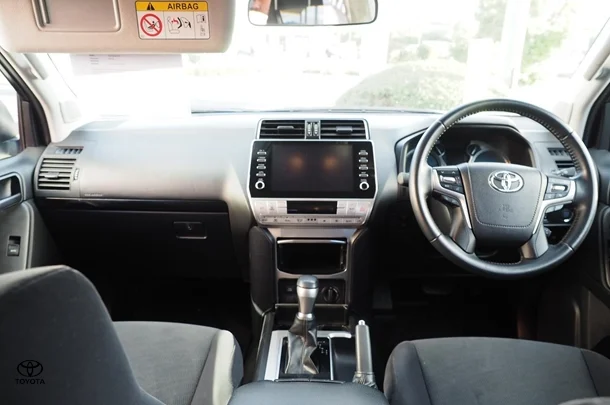 2023 Toyota Prado GXL image 5