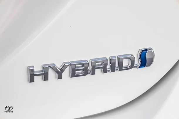 2019 Toyota CAMRY HYBRID Ascent image 16