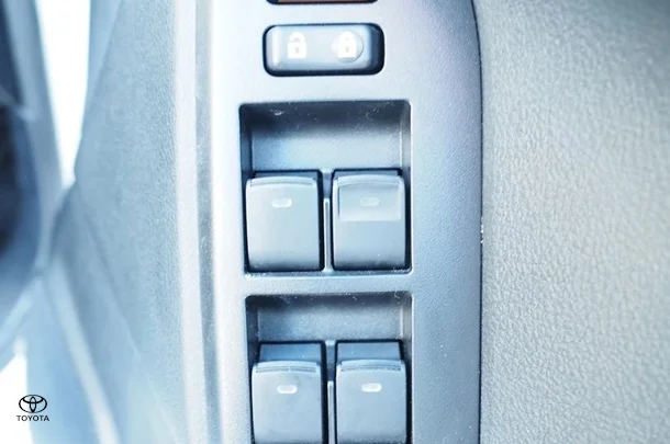 2022 Toyota Prado GXL image 13