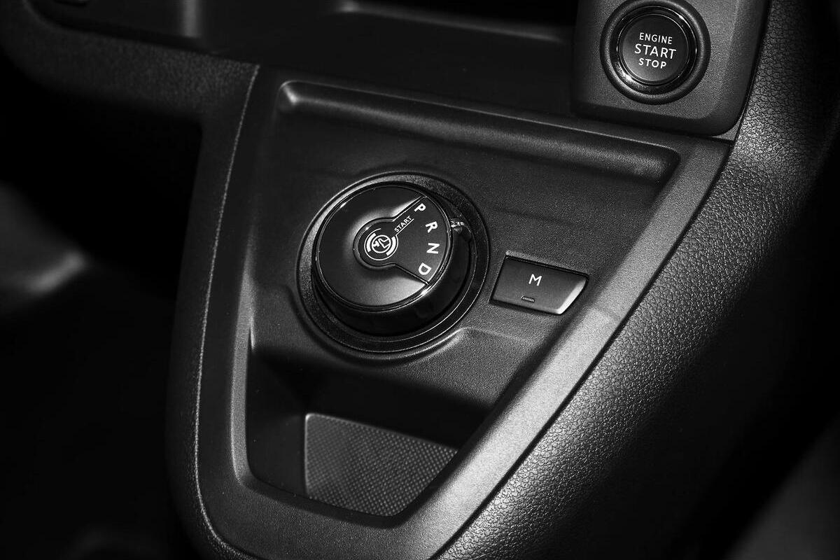 2024 Peugeot Expert Premium SWB Auto image 14