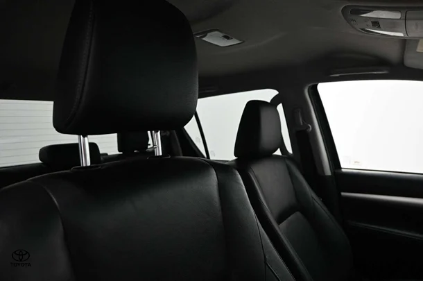 2018 Toyota Hilux 4x4 SR5 image 19