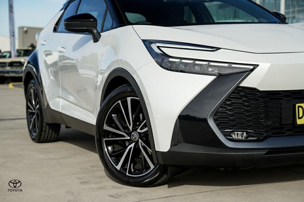 2024 Toyota C-HR Hybrid Koba 2WD image 6