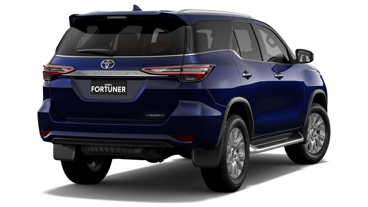 2025 Toyota Fortuner Crusade Automatic image 3
