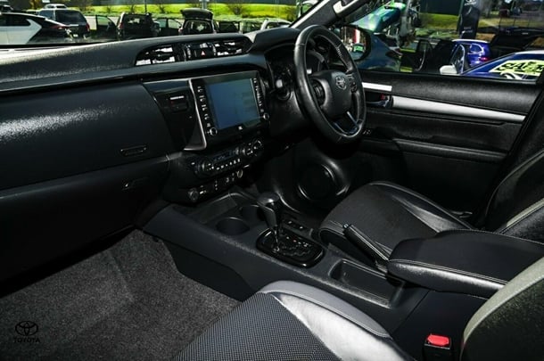 2023 Toyota Hilux 4x4 Rogue image 9
