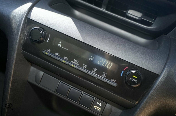 2021 Toyota Yaris Cross Hybrid GX image 17