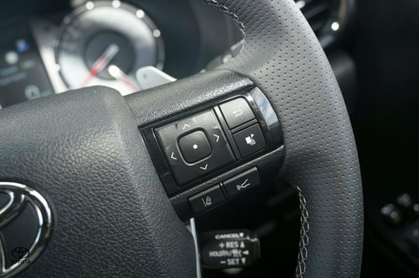 2024 Toyota Hilux 4x4 GR-S image 16