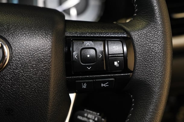 2024 Toyota Hilux 4x4 SR5 image 16