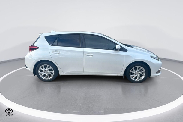 2016 Toyota Corolla Ascent Sport image 9