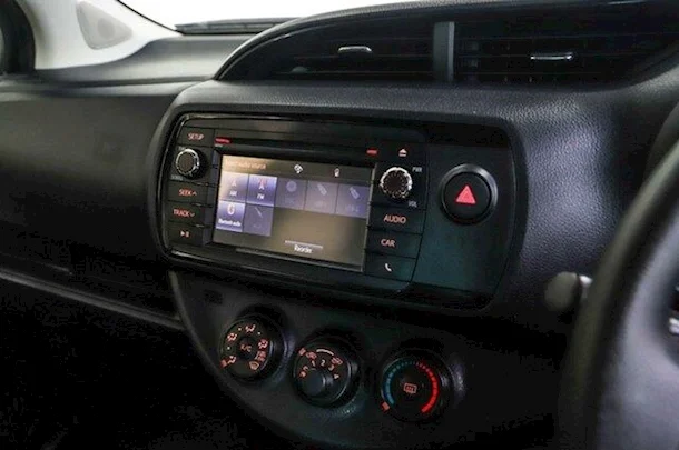 2018 Toyota YARIS Ascent image 16