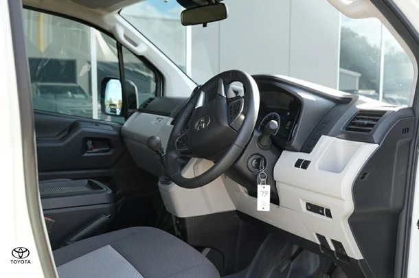 2024 Toyota Hiace LWB image 4