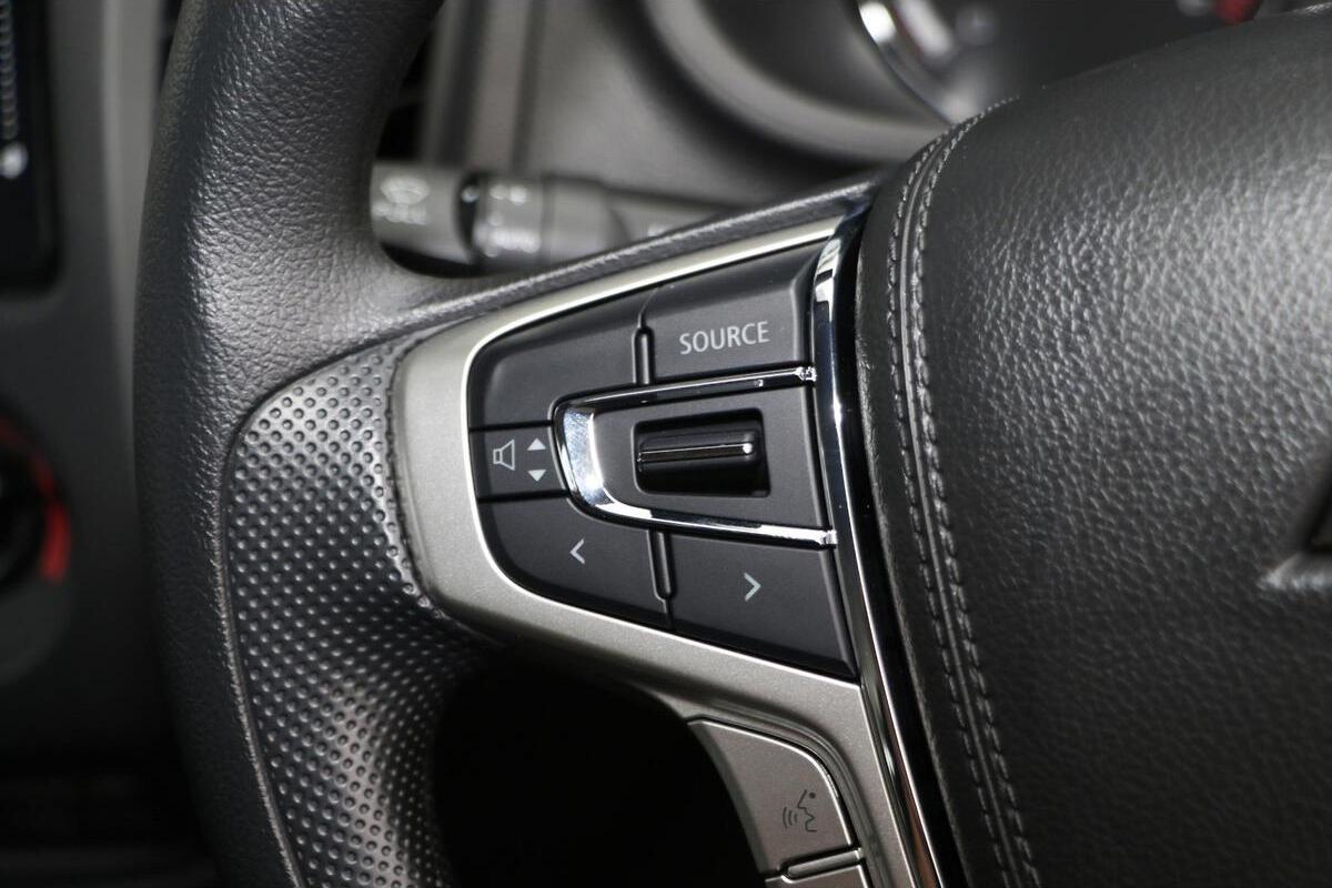 2024 Mitsubishi Triton GLX MR Auto 4x4 MY23 Double Cab image 10