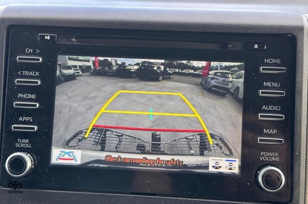 2019 Toyota HiAce LWB image 18