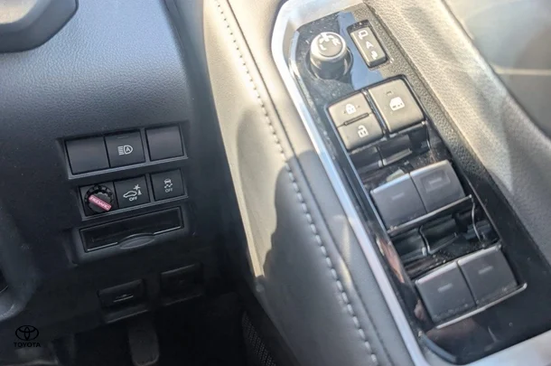 2023 Toyota Landcruiser VX image 23