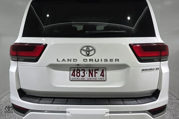 2022 Toyota Landcruiser Sahara ZX image 3