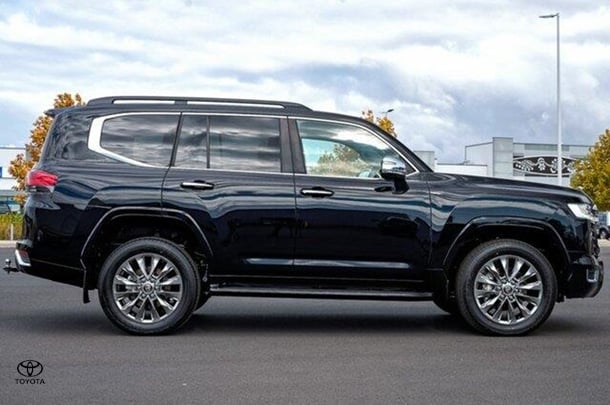 2022 Toyota Landcruiser Sahara ZX image 3