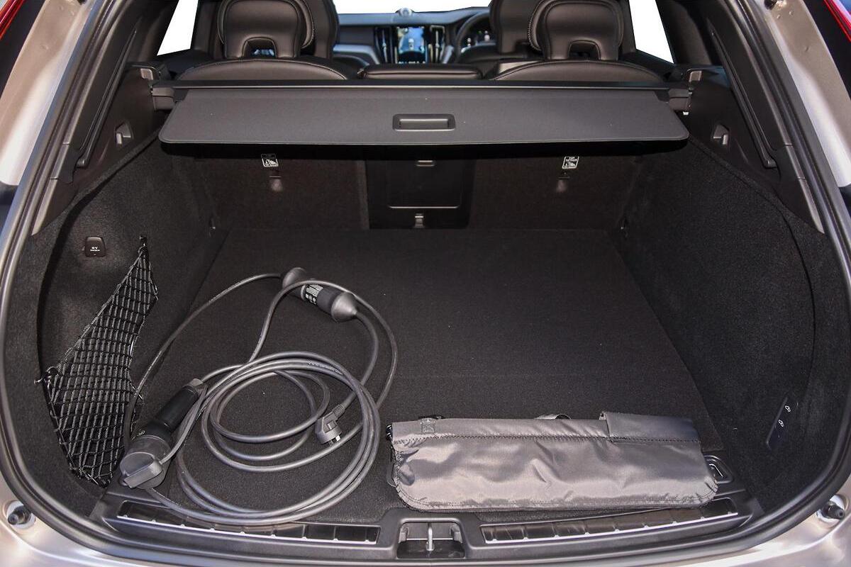 2025 Volvo XC60 Ultra T8 Plug-In Hybrid Auto AWD MY25 image 8