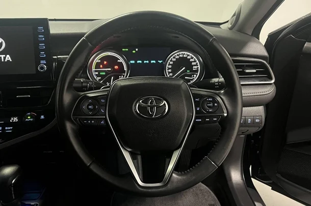 2021 Toyota Camry Hybrid SL image 16