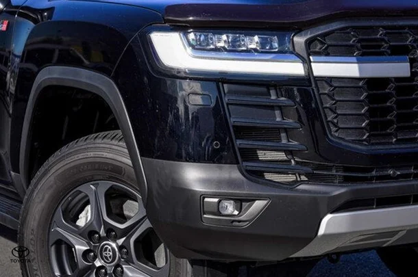 2021 Toyota Landcruiser GR-S image 12