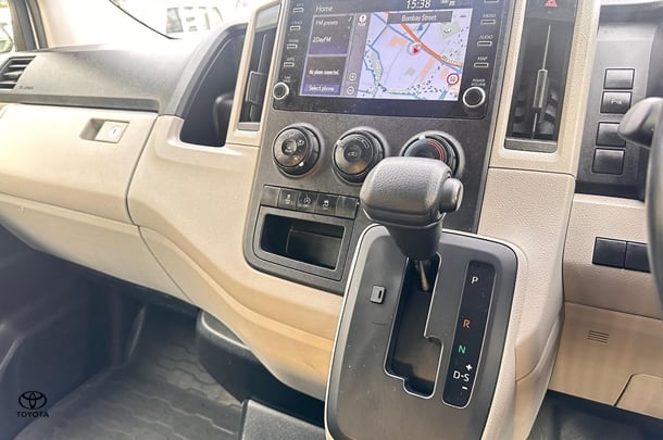 2022 Toyota HiAce LWB image 21