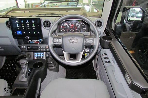 2024 Toyota LC Military GXL image 14