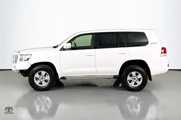 2021 Toyota LANDCRUISER GXL image 5