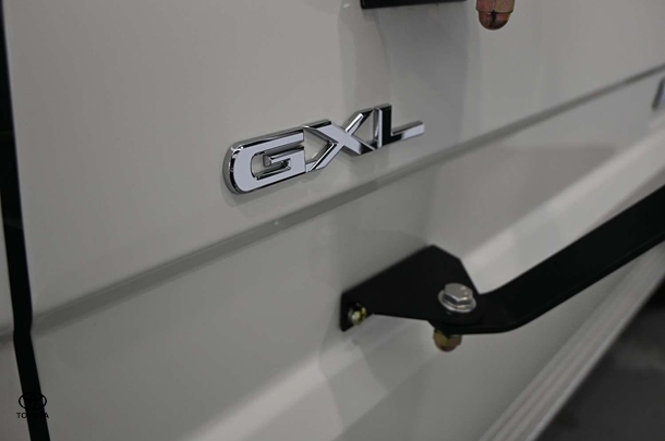 2025 Toyota LC Military GXL image 11