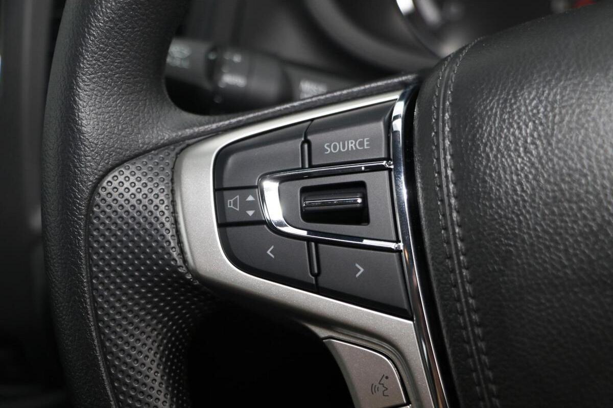 2024 Mitsubishi Triton GLX MR Manual 4x4 MY23 image 14