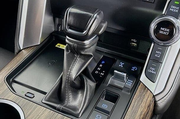 2022 Toyota LANDCRUISER VX image 17