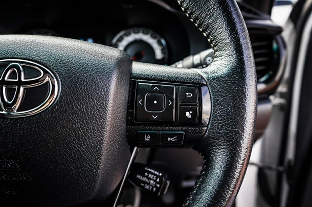 2019 Toyota Hilux 4x4 Rogue image 18