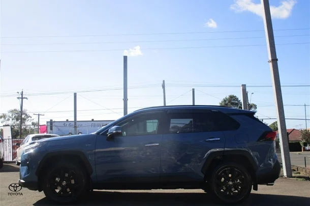 2025 Toyota Rav4 Hybrid Cruiser 2WD image 4