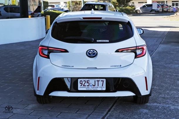 2024 Toyota Corolla Hatch Hybrid Ascent Sport image 4