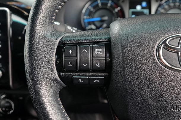 2023 Toyota HILUX Rogue image 15